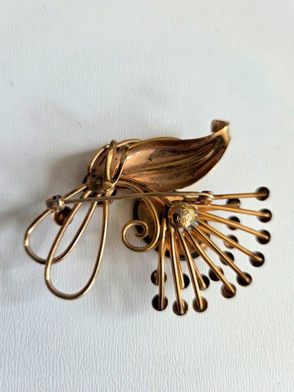 Vintage 12k gold filled CRC floral brooch with black Onyx. - Picture 3 of 3